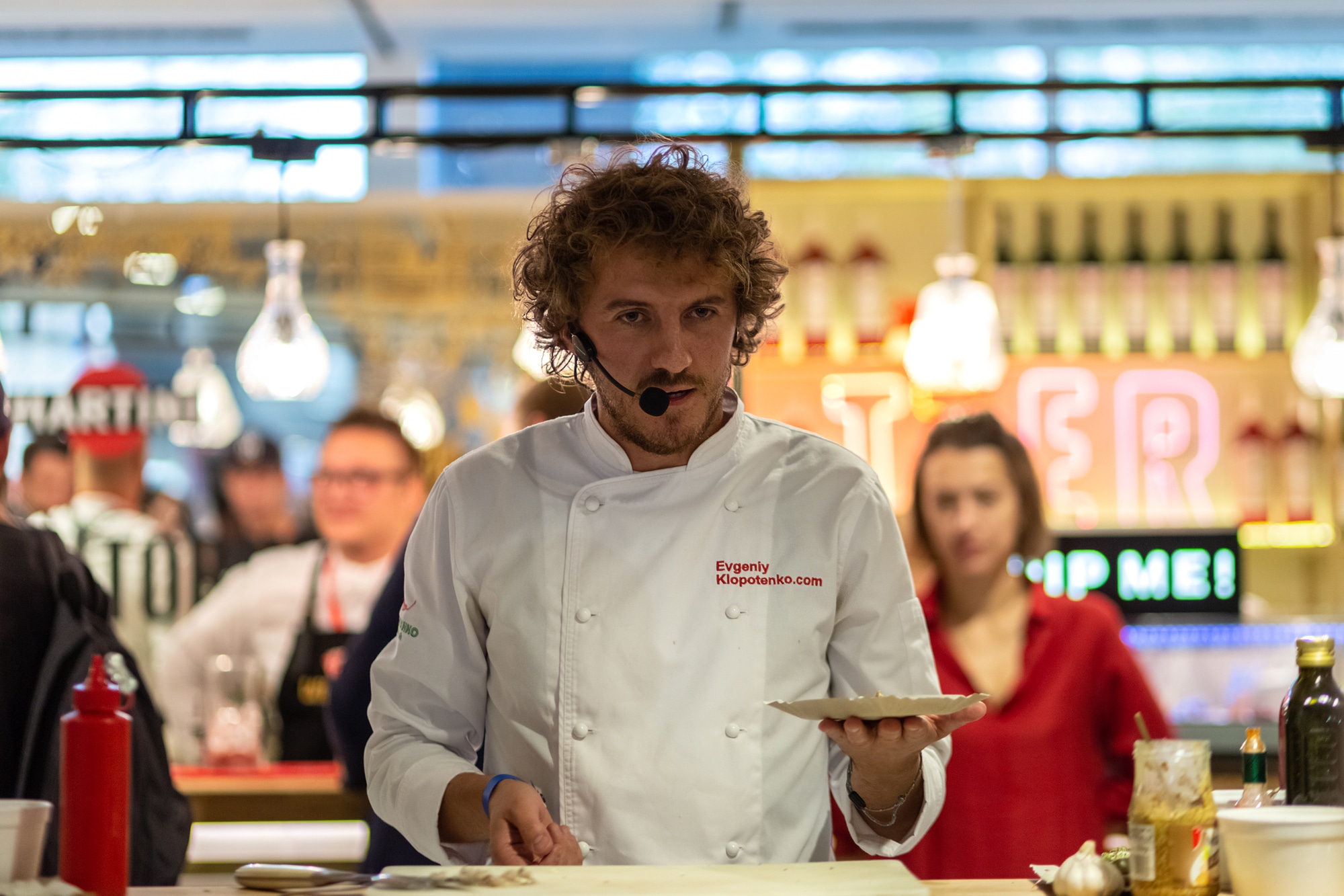 Шеф-кухар Клопотенко і ЮНІСЕФ пропонують психологічне відновлення для дітей на кулінарних майстер-класах